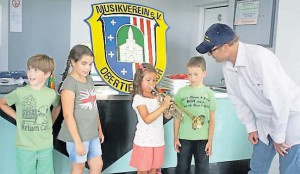 Nach kurzer Zeit zeigten die Kinder großes Engagement und viel Begeisterung.